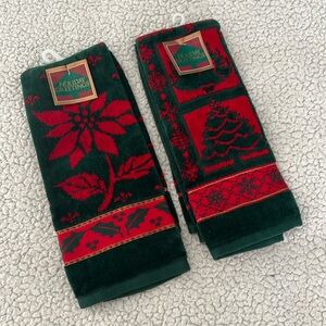 Pair of Holiday Greeting Christmas Hand Towels 🎄🎅🏼